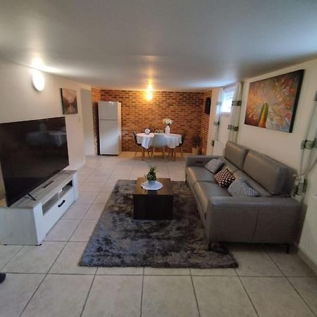 Apartament Hebergement Senlis Senlis  Zewnętrze zdjęcie